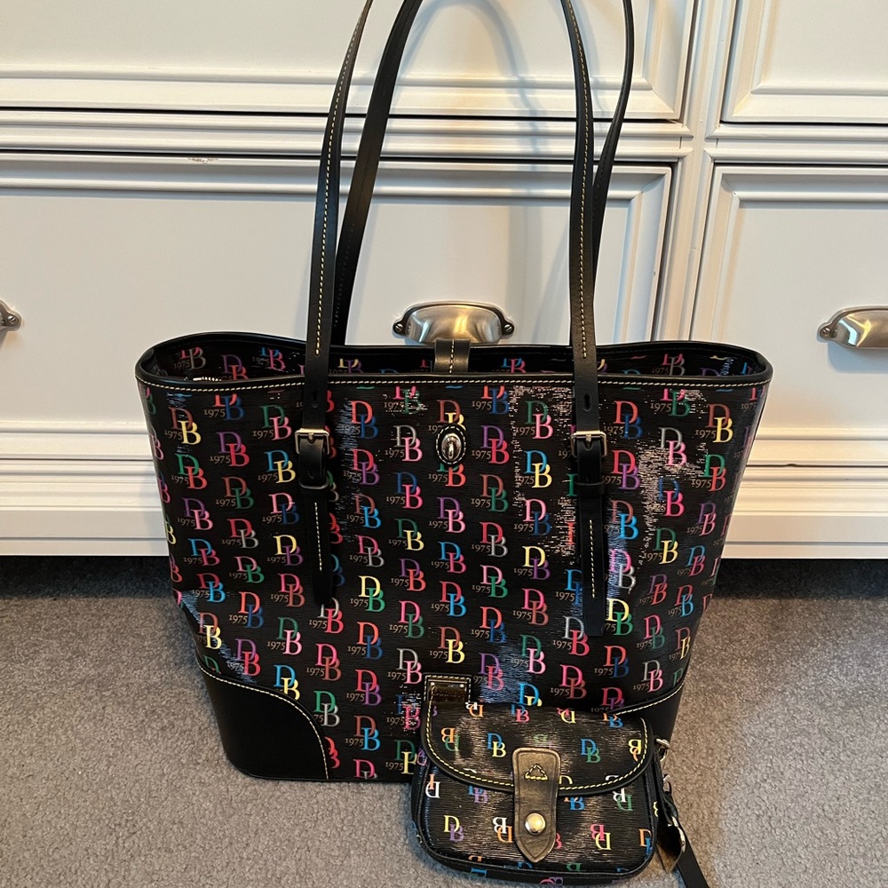 Dooney & Bourke Db75 Multicolored Dover Tote and Wrislet